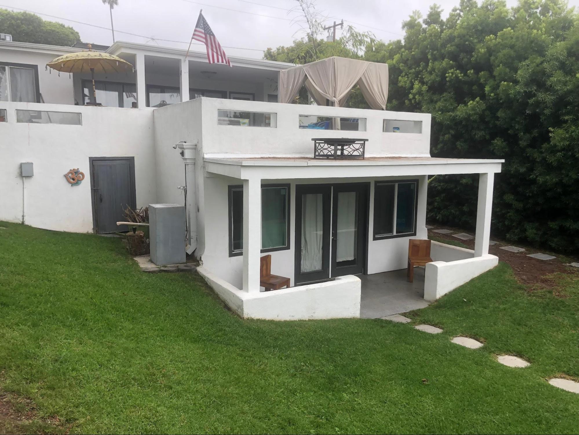 The White Castle (top level) and Oliver and Bandit’s Quarters downstairs.